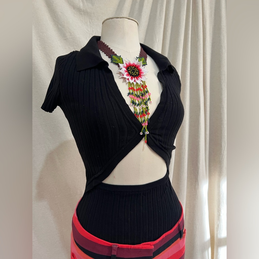 Hera Collection Black Open-Front Crop Top